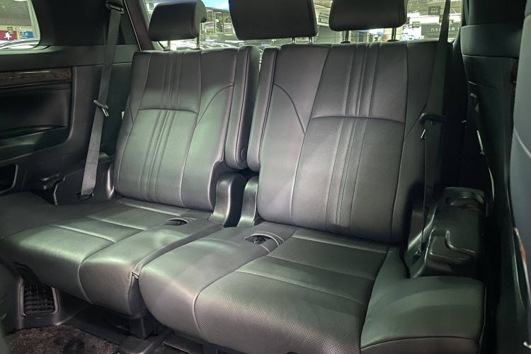 Used Toyota Vellfire 2021 Crown Dual-Engine 2.5L HV Prestige Edition
