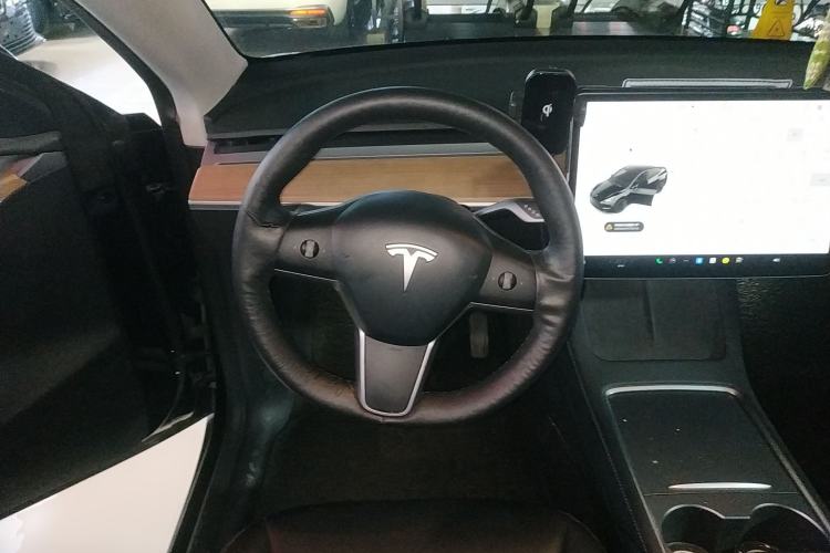 Used Tesla Model Y 2021 Long-Range All-Wheel-Drive Version 3D7