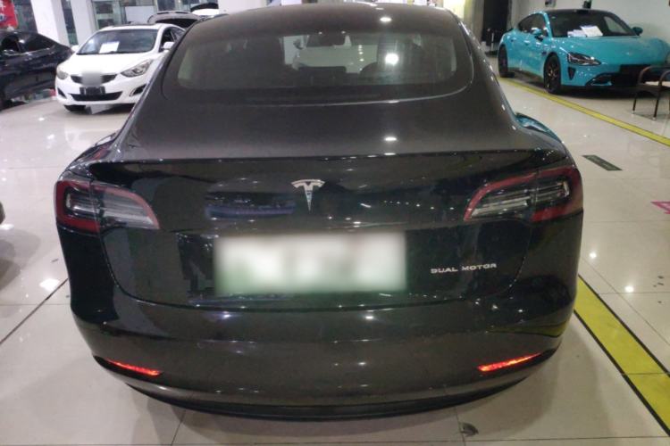 Used Tesla Model 3 2019 Long-Range All-Wheel-Drive Version
