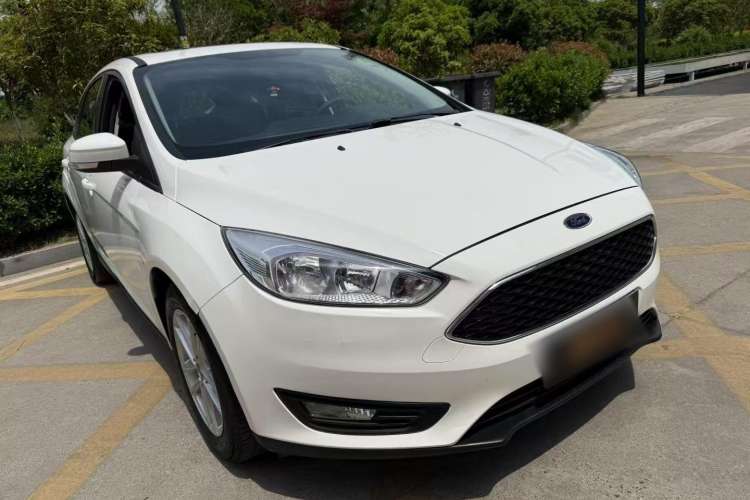 Used Ford Focus 2018 Hatchback Classic 1.6L Automatic Trendy SmartDrive Edition
