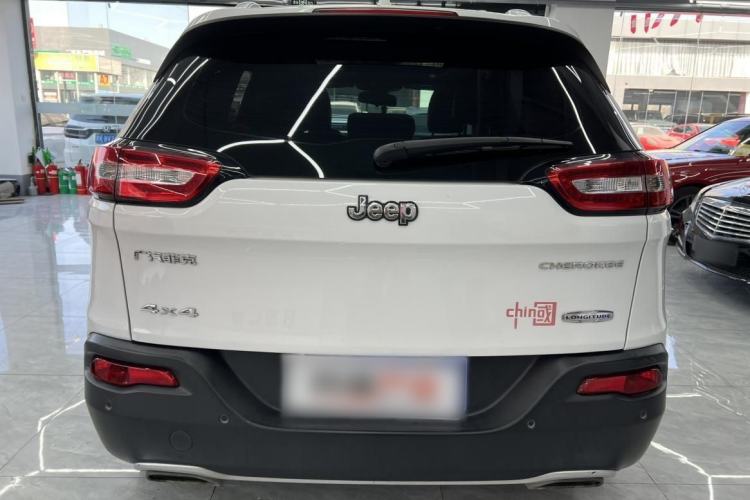 Used  Cherokee 2016 2.4L Professional Edition
