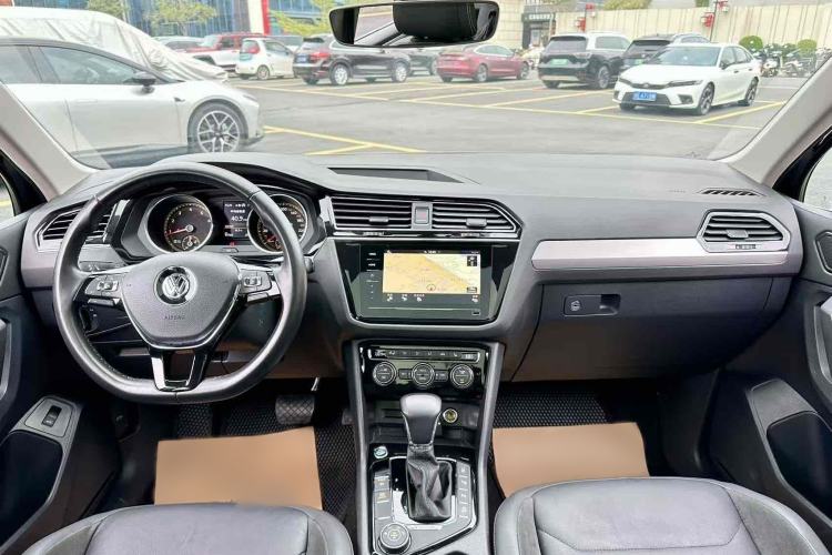 Used Volkswagen Tiguan L 2019 380TSI Automatic All-Wheel Drive Luxury Edition with 7 Seats China VI Standard
