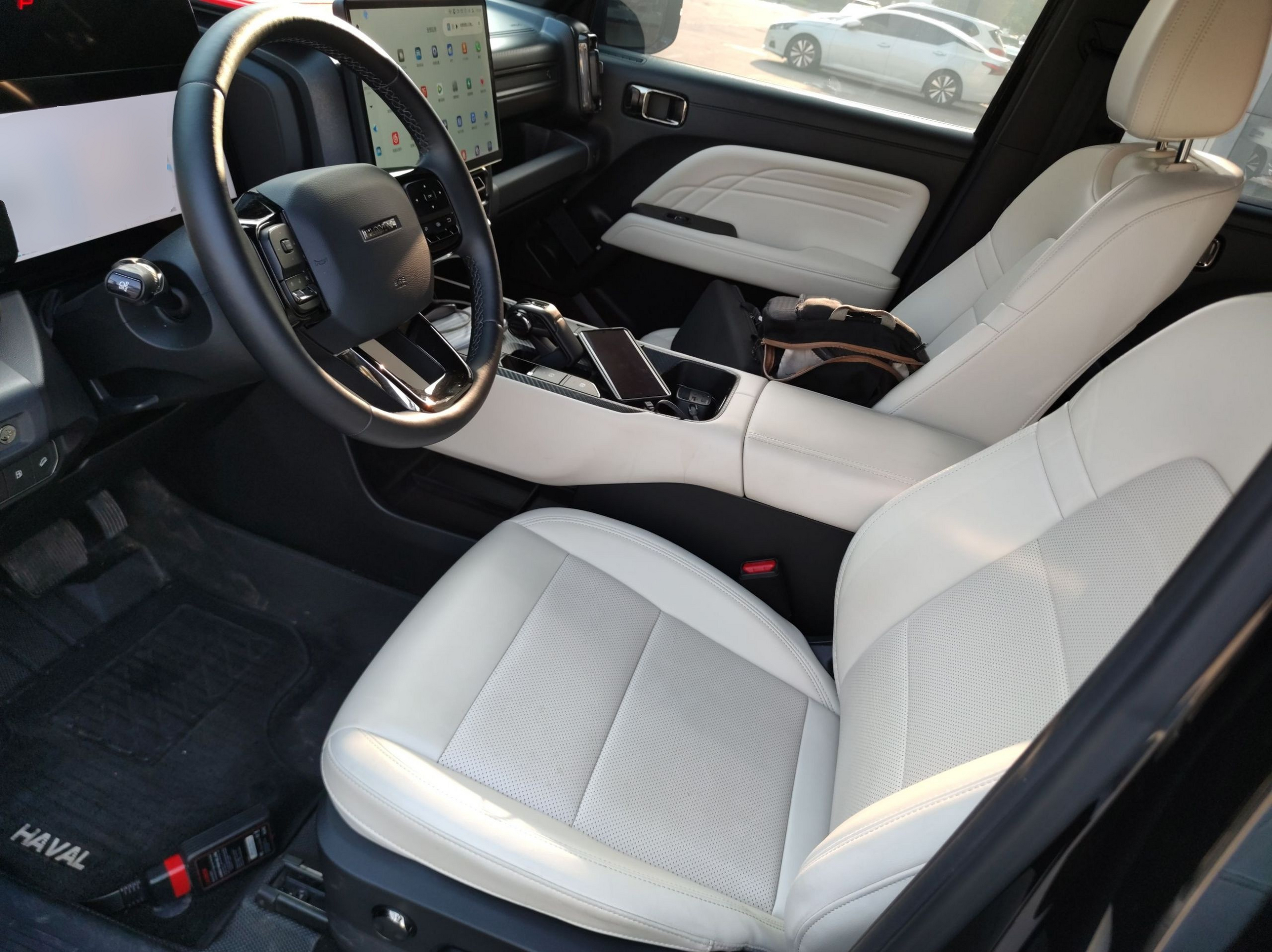 المقاعد الأمامية داخل السيارة