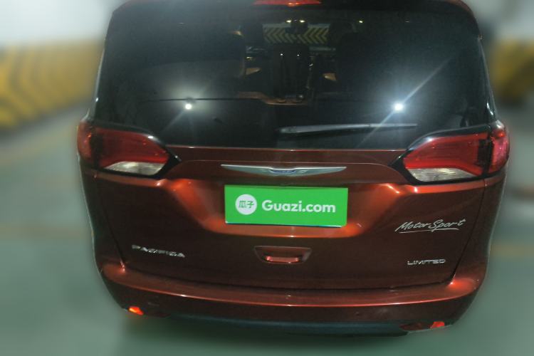 Used Chrysler Grand Voyager 2017 3.6L Premium Edition