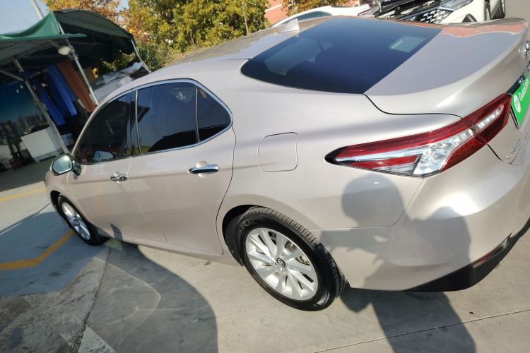 Used Toyota Camry 2021 2.0G Luxury Edition
