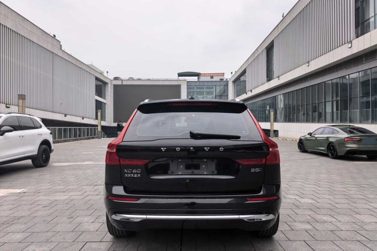 Used Volvo XC60 2025 B5 4x4 Smart Luxury Edition