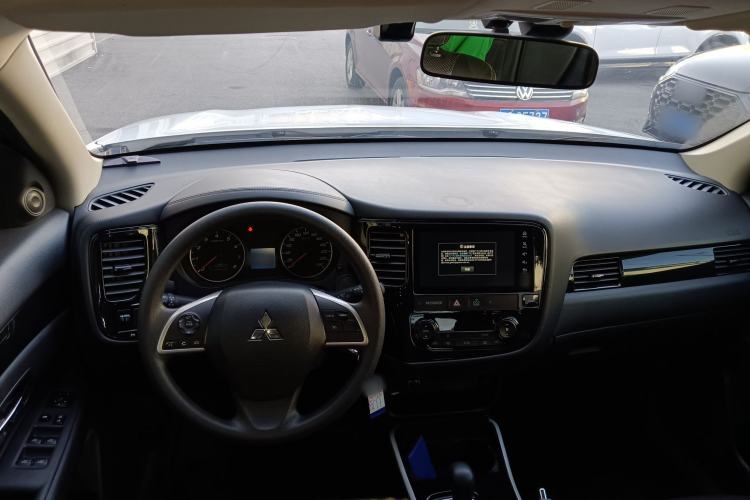 Used Mitsubishi Outlander 2021 Revised Version 2.0L Two-Wheel Drive Comfort Edition 5 Seats
