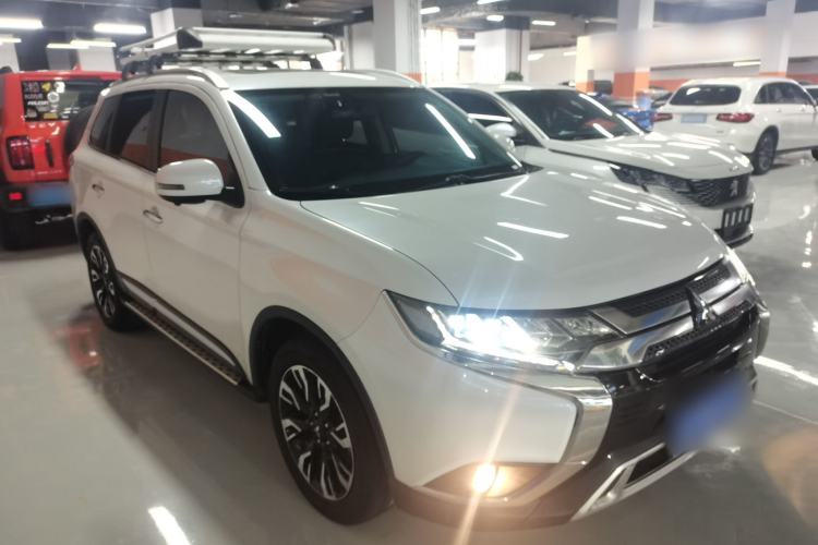 Used Mitsubishi Outlander 2020 2.4L 4x4 Zhi Xiang Edition 5 Seats
