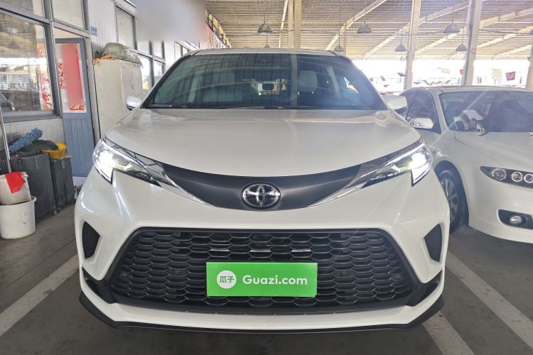 Used Toyota Granvia 2024 2.5L Hybrid Comfort Edition
