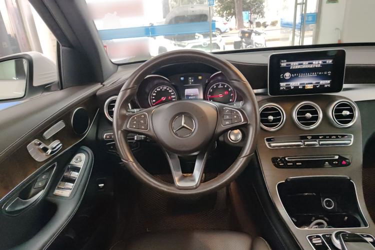Used Mercedes-Benz GLC 2018 Refreshed GLC 300 4MATIC Dynamic Edition