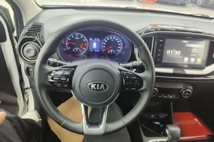 Used Kia kx1 Stonic 2021 1.4L CVT Fun & Sunroof Model
