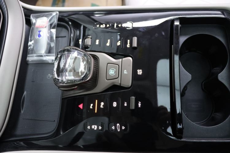 Used Denza D9 2022 DM-i 970 Four-Wheel Drive Flagship Model
