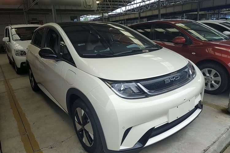 Used BYD Dolphin 2023 420 km Fashion Edition
