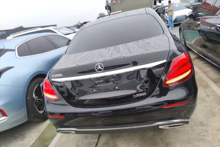 Used Mercedes-Benz E-Class 2018 Facelift E 300 L Luxury Edition
