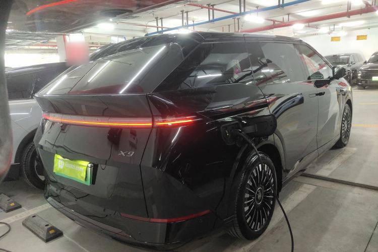 Used XPeng X9 2025 740 Ultra-Long Range Max

