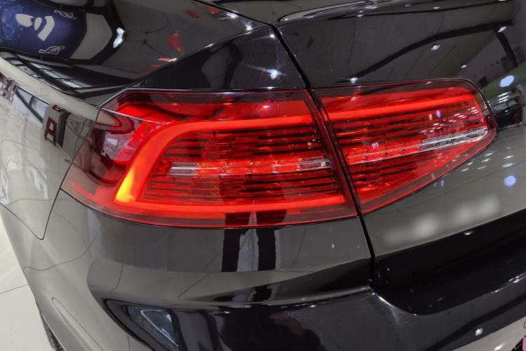 Used Volkswagen Magotan 2018 330TSI DSG Advanced Model
