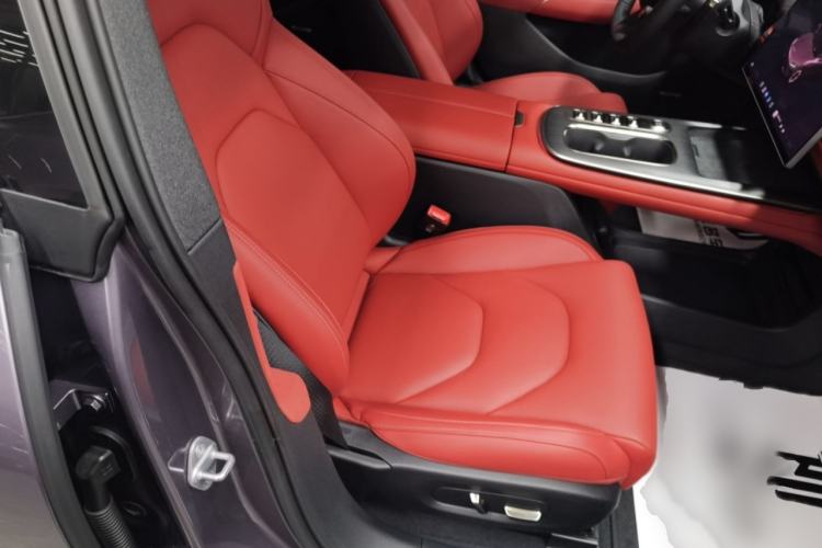 Used  SU7 2024 Rear-Drive Ultra-Long Range Advanced Pro-Level Intelligent Driving Version
