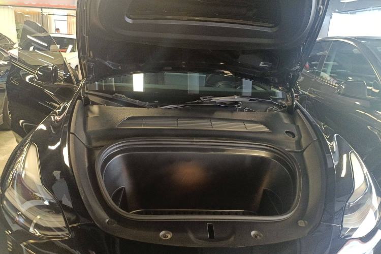 Used Tesla Model Y 2023 Rear-Wheel-Drive Version
