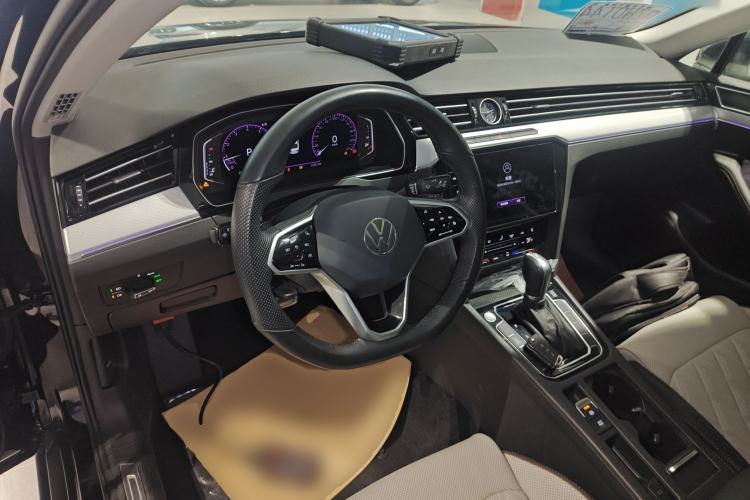 Used Volkswagen Magotan 2025 Revised Version Zhongxiang Edition 330TSI DSG Luxury Trim
