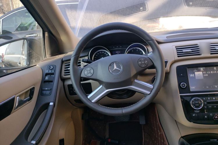 Used Mercedes-Benz R-Class 2017 R 320 4MATIC Business Edition Prestige Model