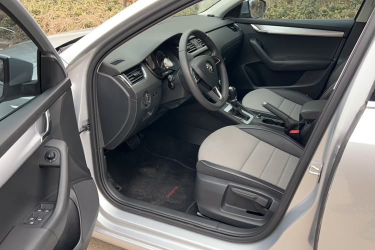 Used Skoda Octavia 2017 1.6L Automatic Chuanxing Edition
