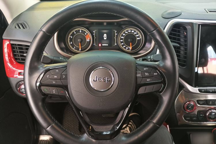 Used  Cherokee 2016 2.4L Leading Edition
