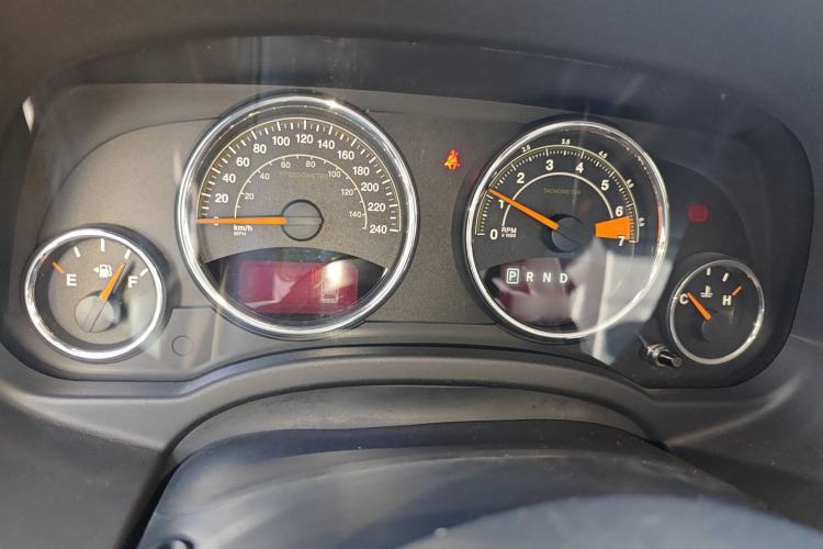 Used  Patriot 2014 2.4L Luxury Navigation Edition
