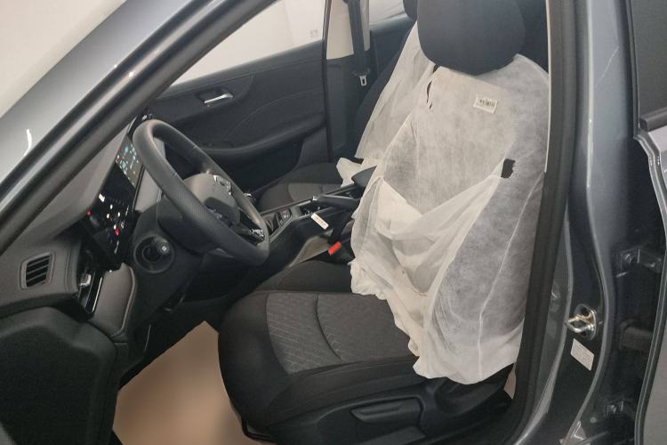 Used Roewe i5 2023 1.5L Manual Comfort Edition
