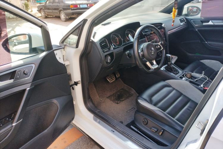 Used Volkswagen Golf 2018 280TSI Automatic R-Line Model
