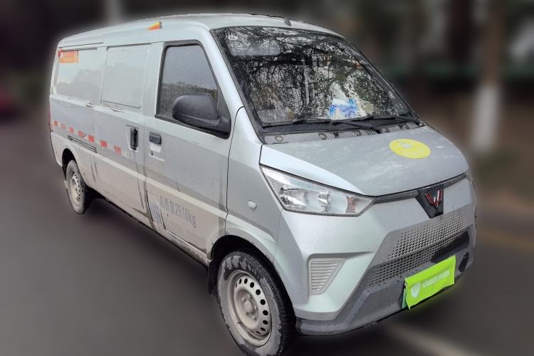 Used Wuling EV50 2022 Affordable Model Anchi with 35.904 kWh
