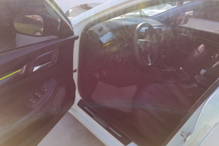 Used Roewe i5 2021 1.5L Manual Platinum Edition