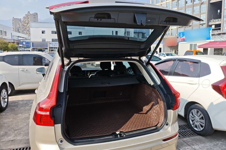 Used Volvo XC60 2018 T5 4x4 Smart Edition