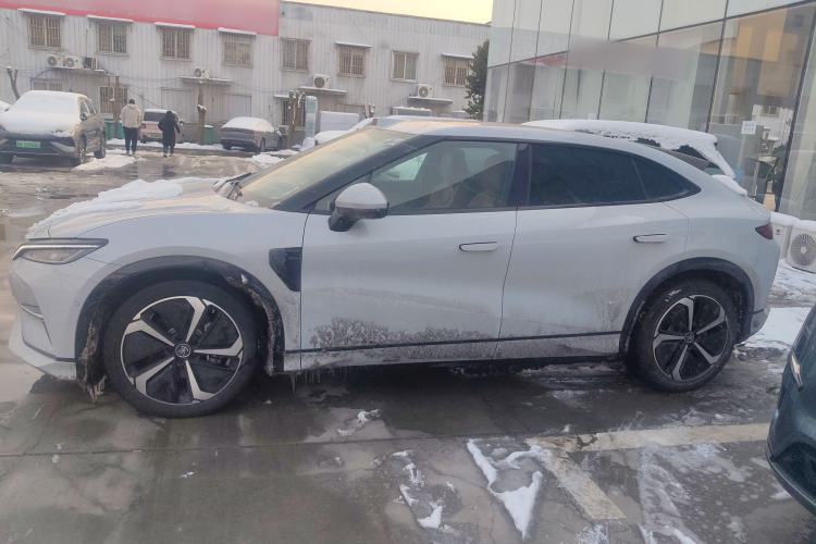 Used BYD Song L EV 2025 Intelligent Driving Version 662 km LiDAR Excellence Edition
