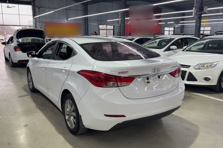 Used Hyundai Elantra 2015 1.6L Automatic Fashion Model