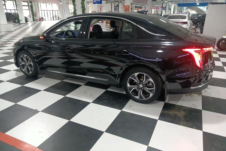 Used Hongqi E-QM5 2023 Base Travel Edition
