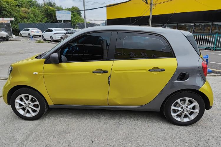 Used  forfour 2016 1.0L 52 kW Dynamic Edition
