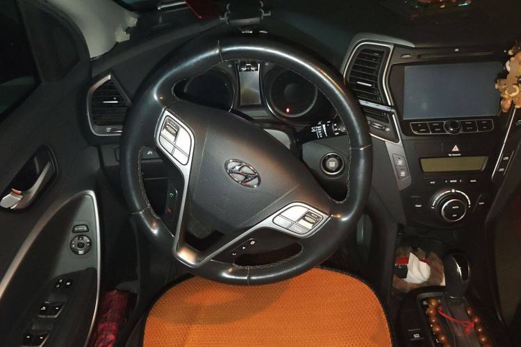 Used Hyundai Santa Fe 2013 2.4L Automatic Two-Wheel Drive Smart Version
