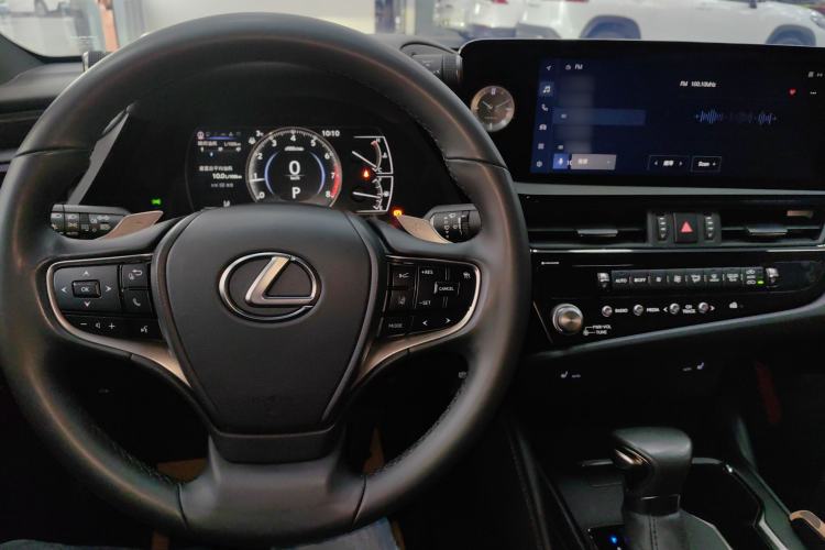 Used Lexus ES 2022 200 Excellence Edition
