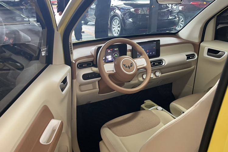 Used Wuling Hongguang MINIEV 2024 3rd Generation 215km Advanced Version
