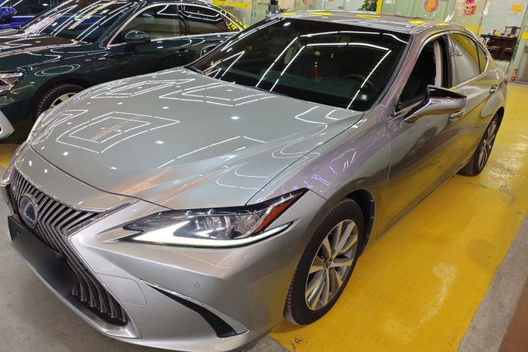 Used Lexus ES 2020 300h Premier Edition