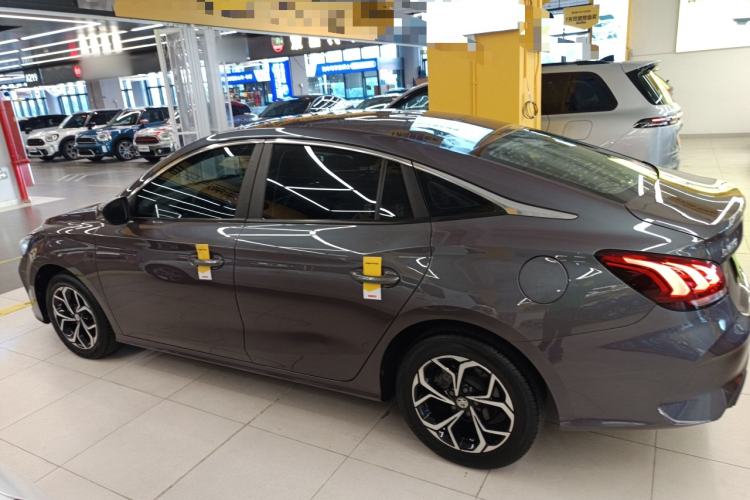 Used MG 5 2021 180 DVVT CVT Youthful Style Edition
