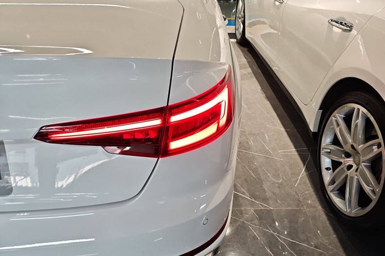 Used Audi A4L 2019 40 TFSI Fashion Edition China VI Emission Standard