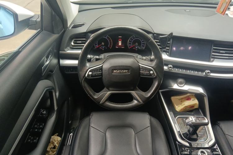 Used Haval H6 2017 Red Label 2.0T Automatic Two-Wheel Drive ZhiShang Model
