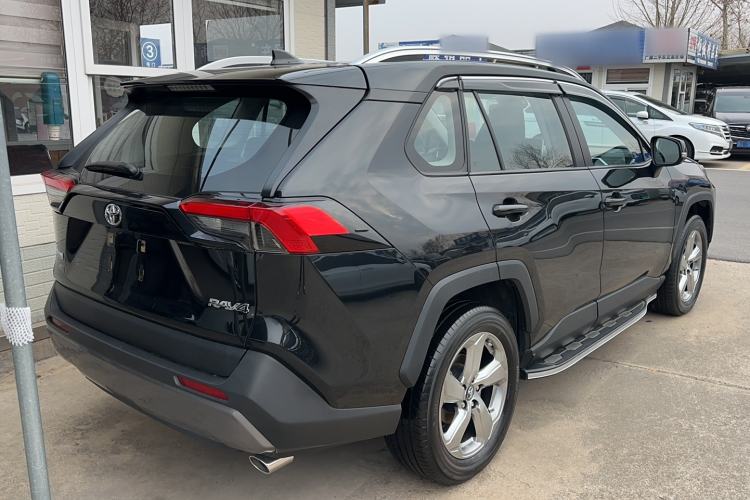 Used Toyota RAV4 2021 2.0L CVT Two-Wheel Drive Fashion Edition
