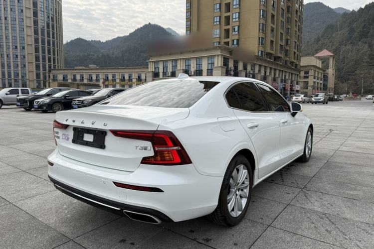 Used Volvo S60 2020 T3 SmartDrive Luxury Edition
