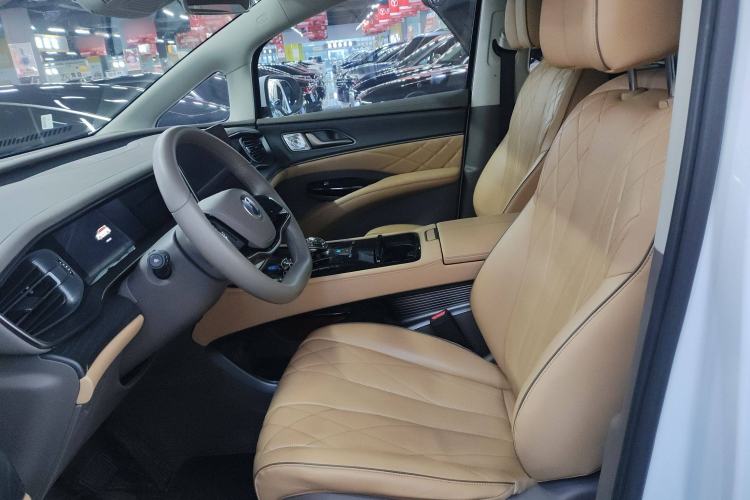 Used Denza D9 2022 DM-i 970 Four-Wheel Drive Prestige Model
