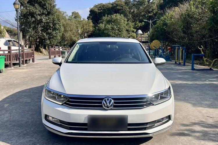 Used Volkswagen Magotan 2018 Facelift 330TSI DSG Luxury Model
