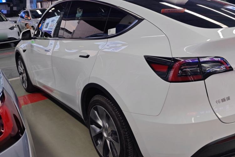 Used Tesla Model Y 2021 Long-Range All-Wheel-Drive Version
