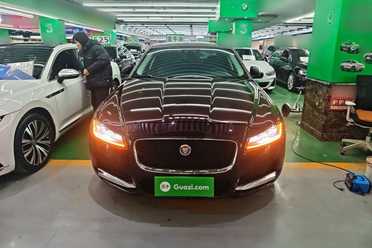 Used Jaguar XFL 2018 XFL 2.0T 250 PS Premium Edition
