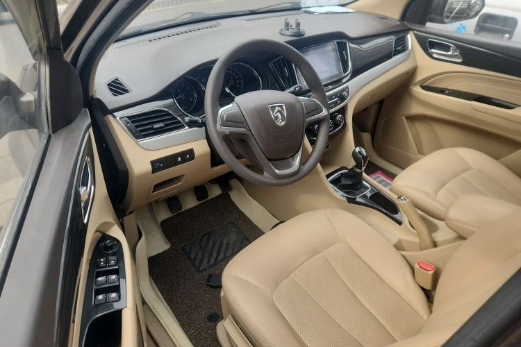 Used Baojun 730 2016 1.5L Manual Comfort Version 7 Seats China V Emission Standard
